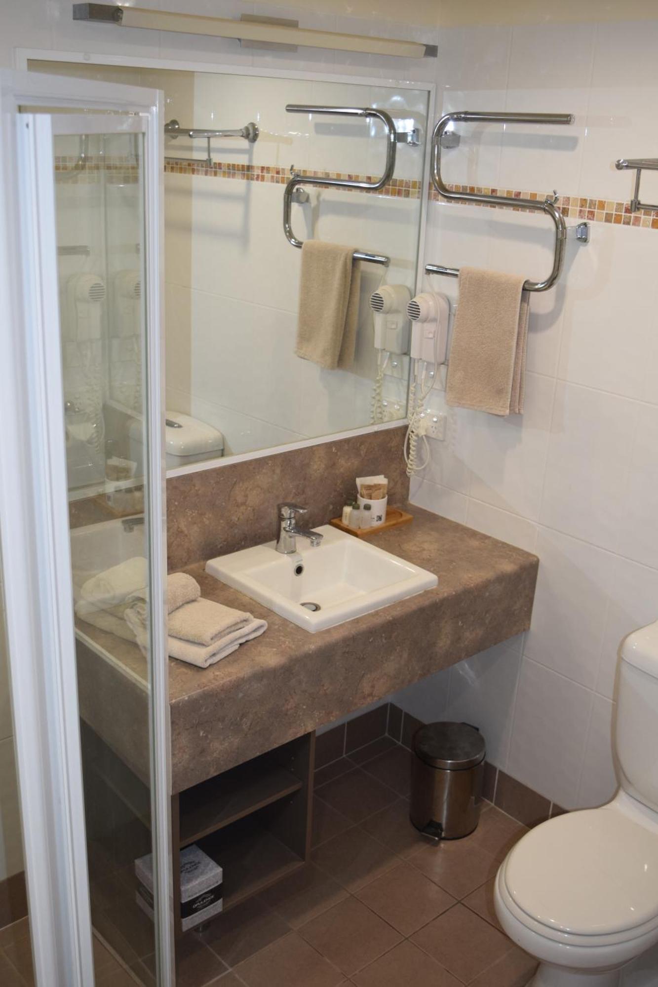 Oasis Inn Ulladulla - Welcoming Guests 18 Years And Older المظهر الخارجي الصورة