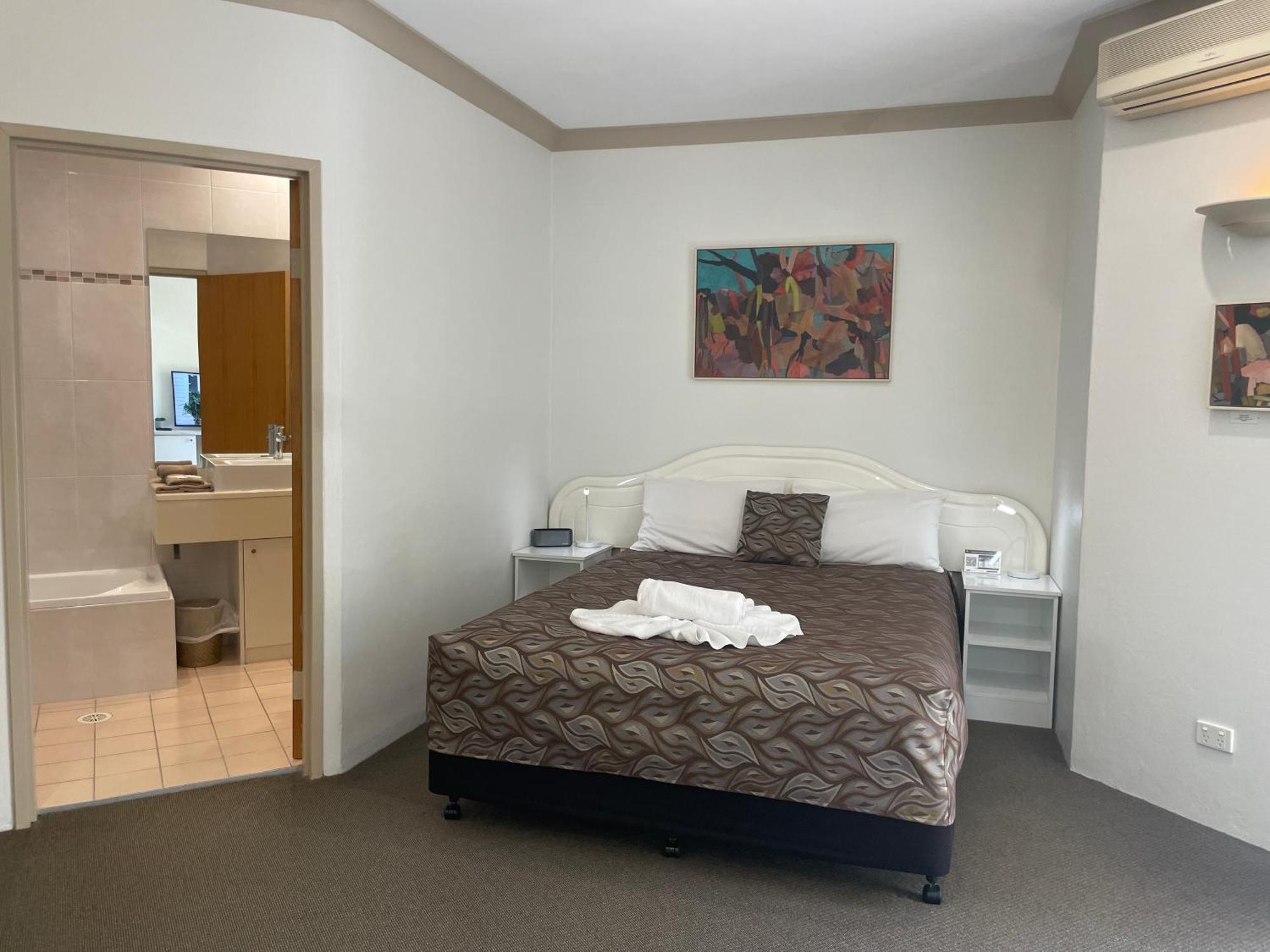 Oasis Inn Ulladulla - Welcoming Guests 18 Years And Older المظهر الخارجي الصورة
