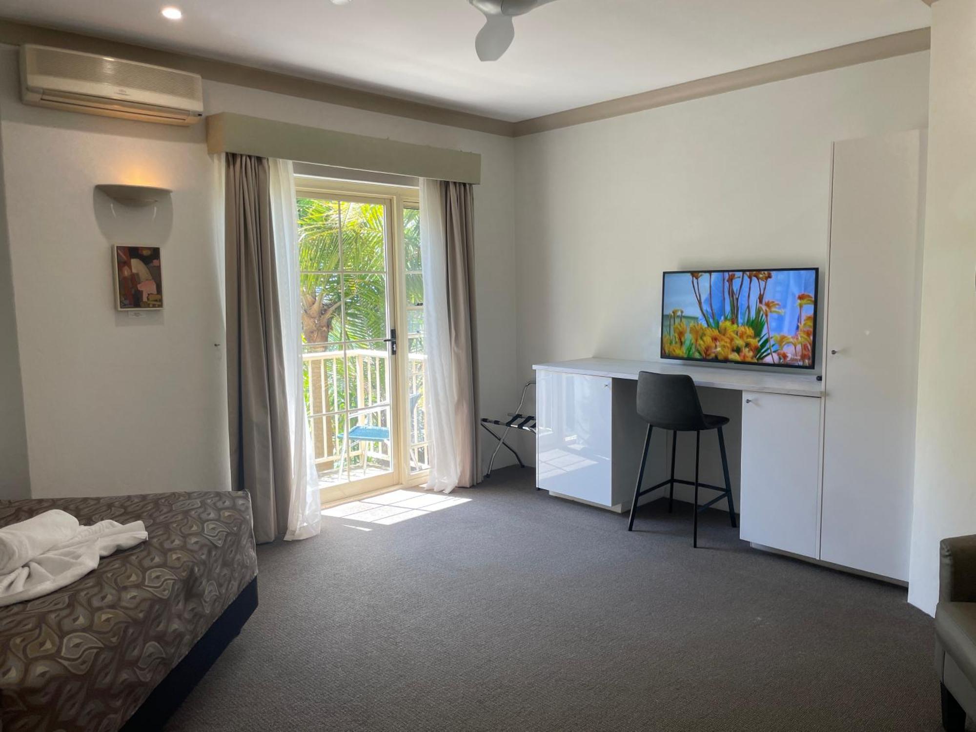 Oasis Inn Ulladulla - Welcoming Guests 18 Years And Older المظهر الخارجي الصورة