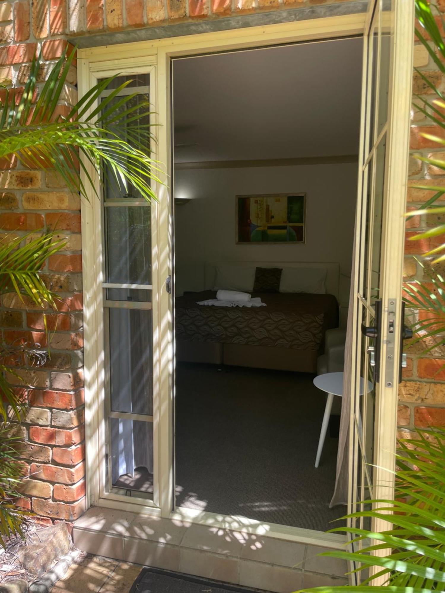Oasis Inn Ulladulla - Welcoming Guests 18 Years And Older المظهر الخارجي الصورة