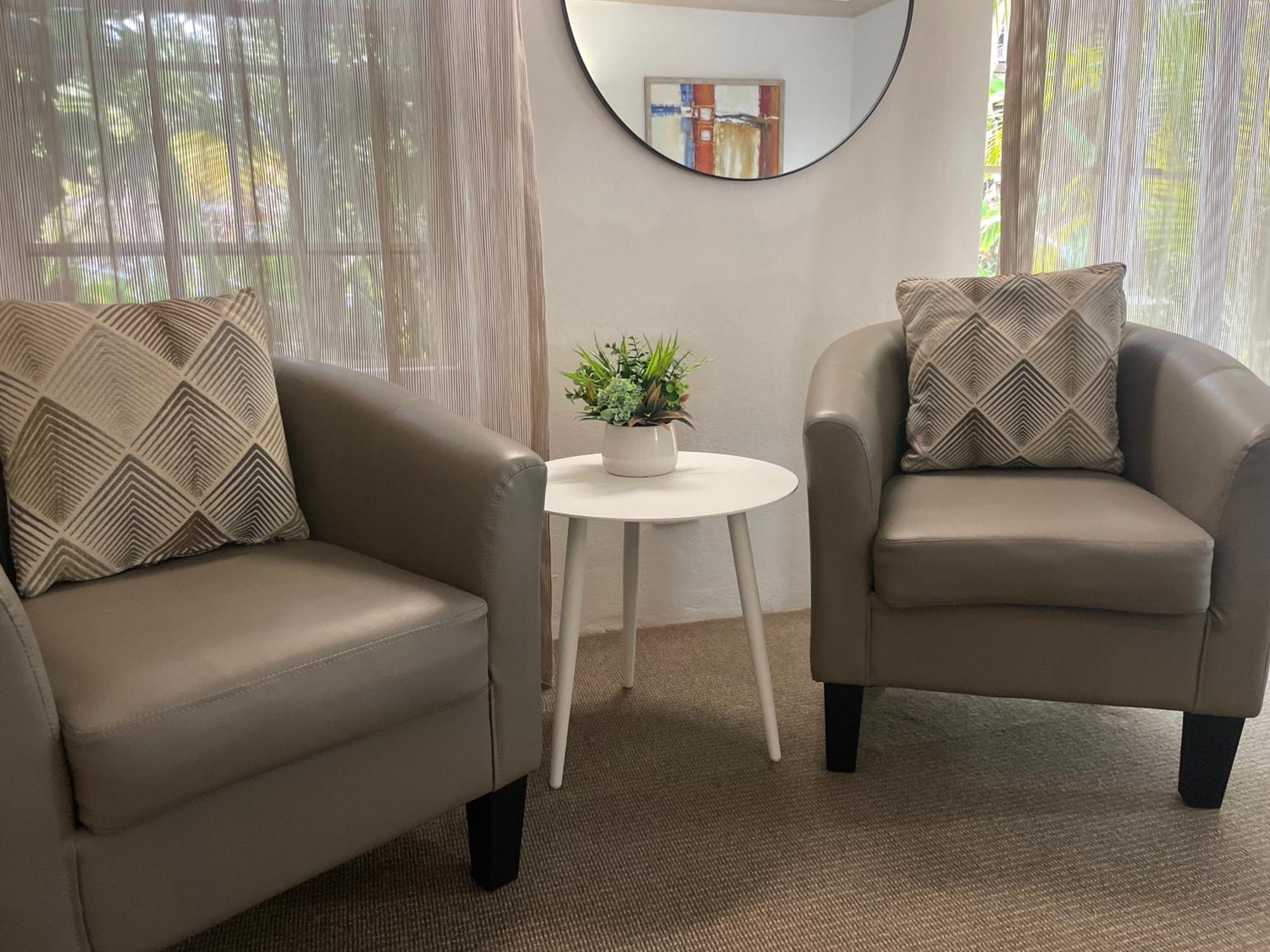 Oasis Inn Ulladulla - Welcoming Guests 18 Years And Older المظهر الخارجي الصورة