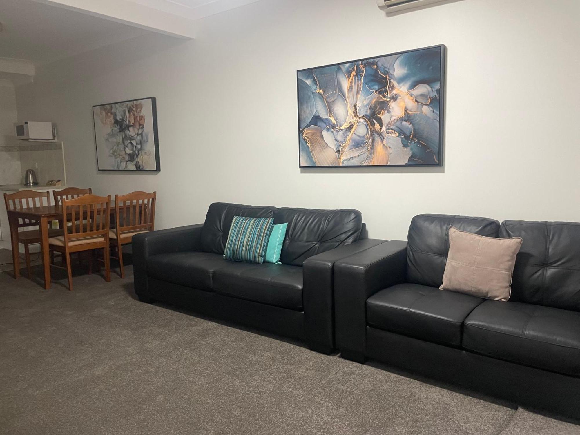 Oasis Inn Ulladulla - Welcoming Guests 18 Years And Older المظهر الخارجي الصورة